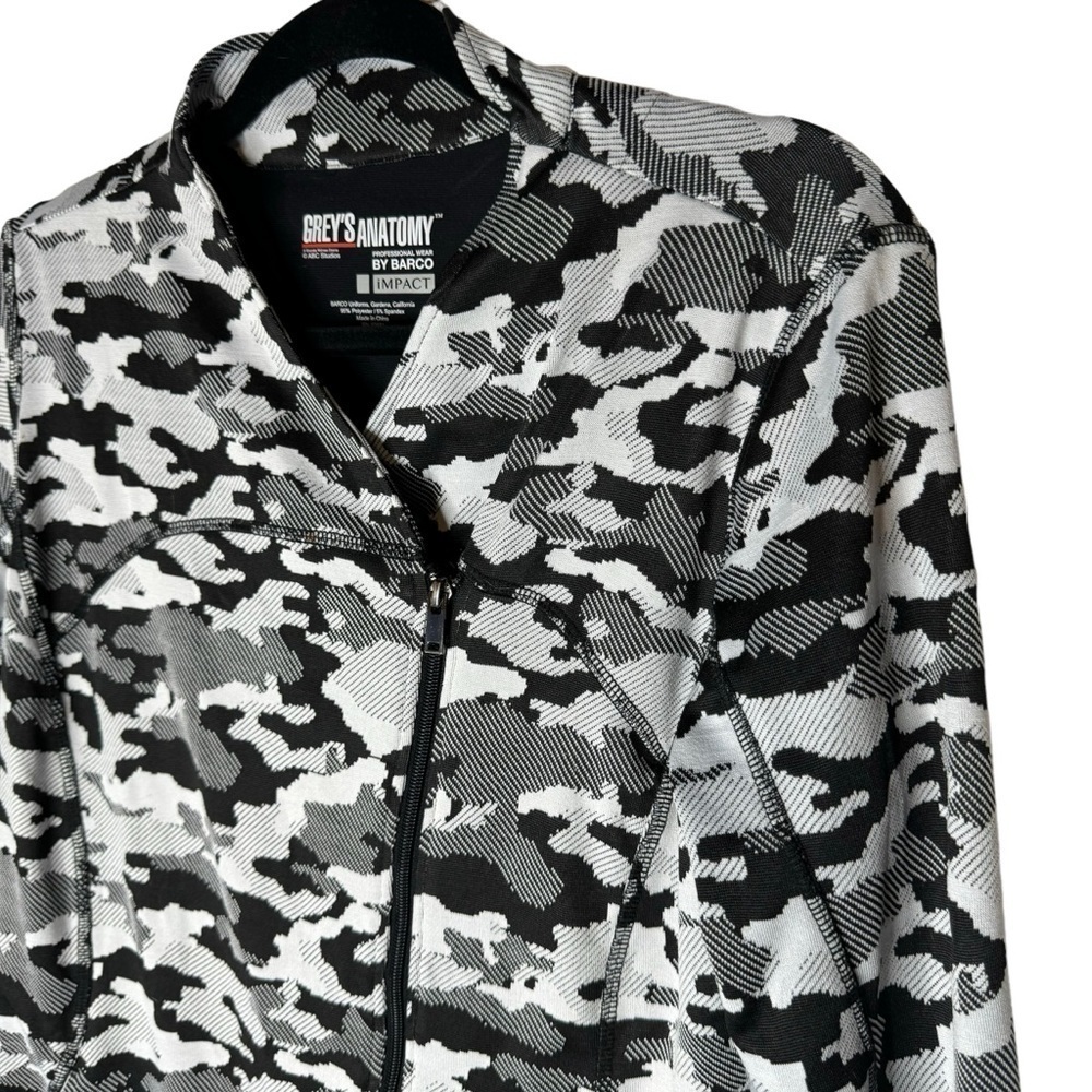 Grey's Anatomy iMPACT Asymmetric Zip Camo Print Scrub Jacket Medium - Picture 3 of 8